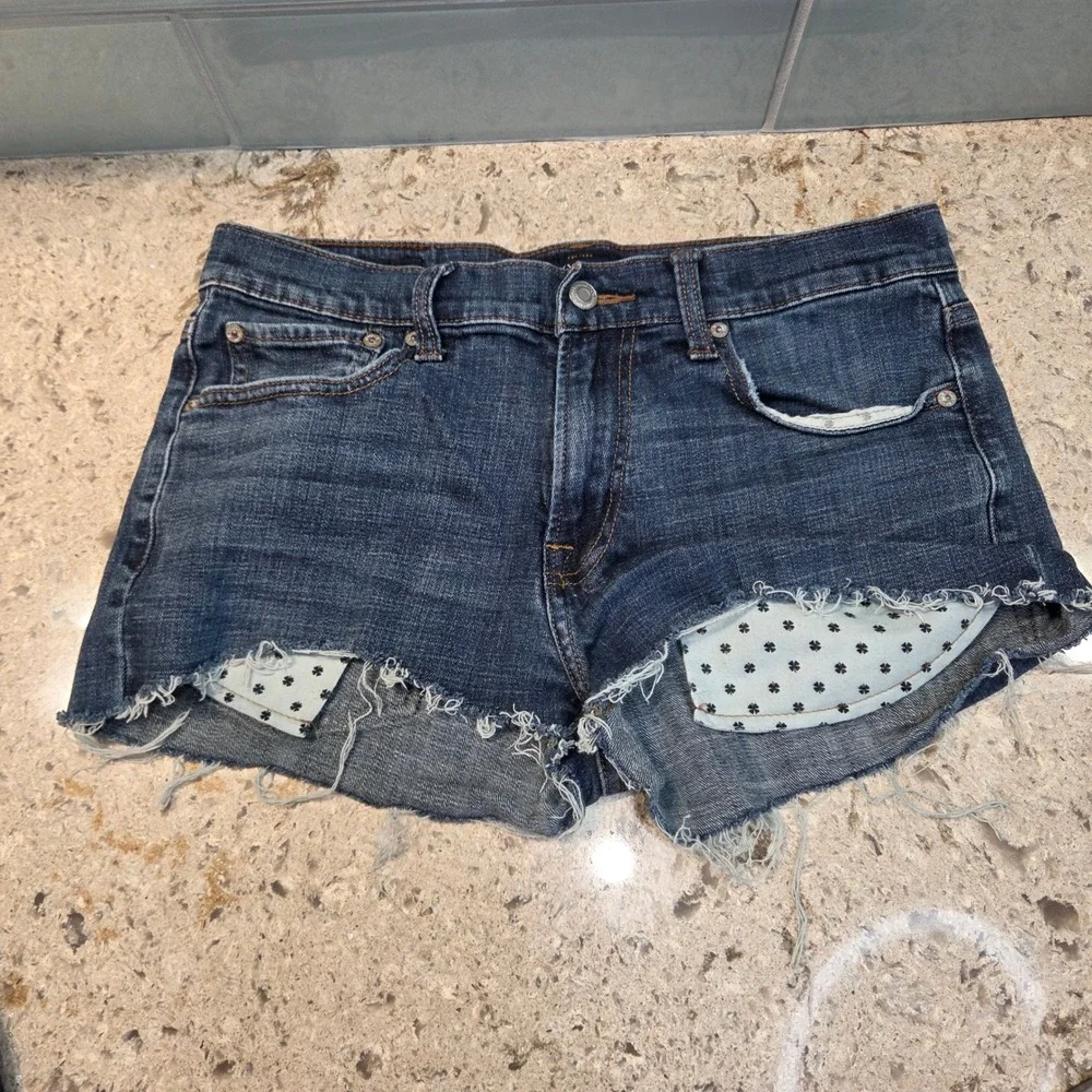 Lucky Brand 221 Straight Denim Shorts Dark Wash Frayed Hem Clover Pockets 32/30
